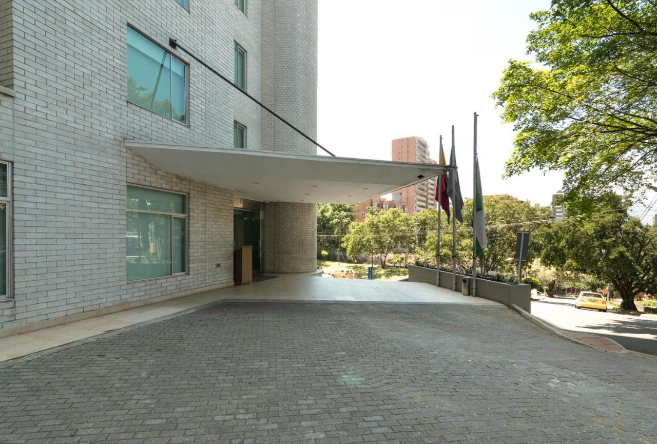Apartamentos Poblado Alejandria By Housy Host Medellin Exterior photo