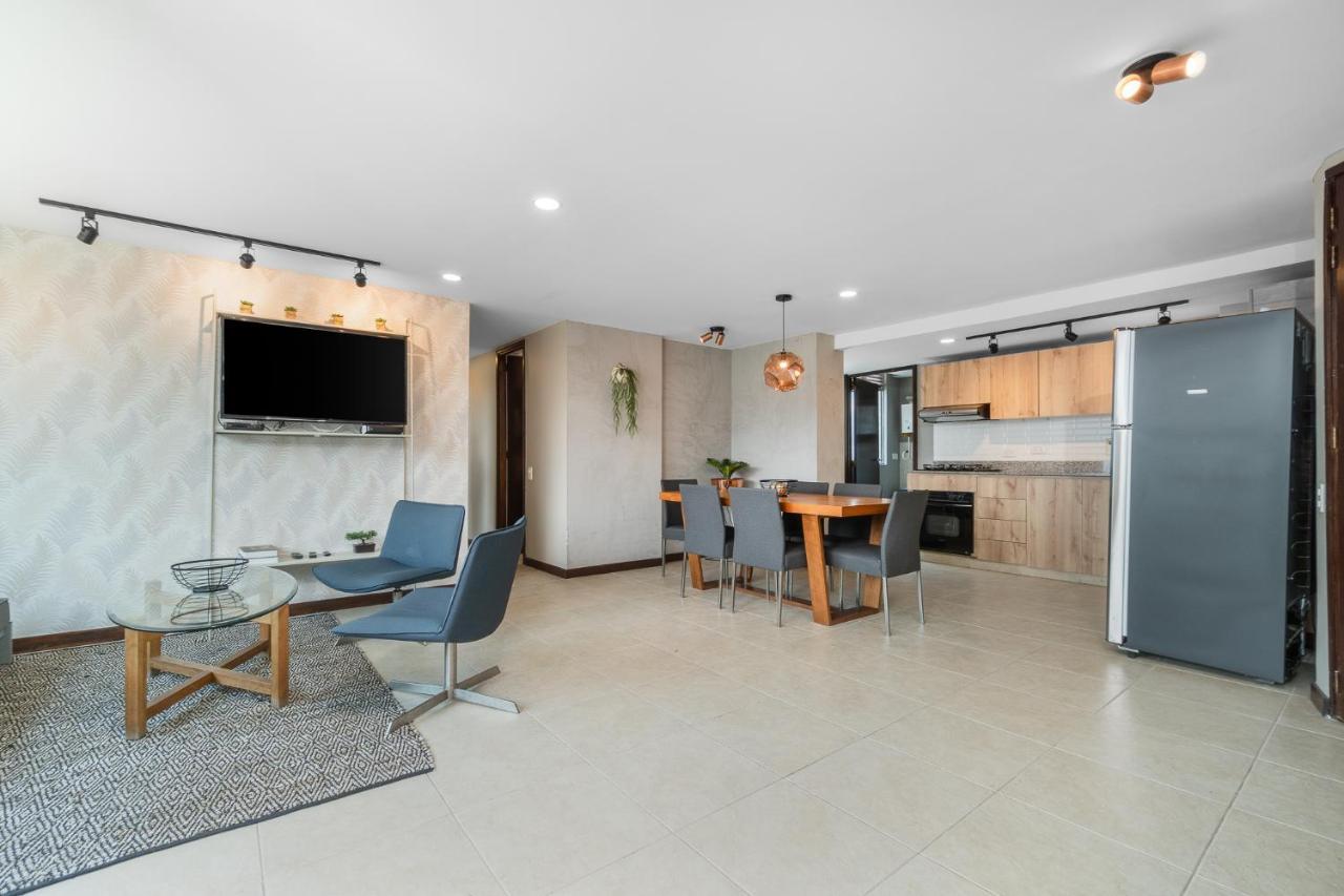 Apartamentos Poblado Alejandria By Housy Host Medellin Exterior photo