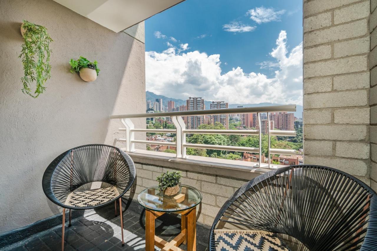 Apartamentos Poblado Alejandria By Housy Host Medellin Exterior photo