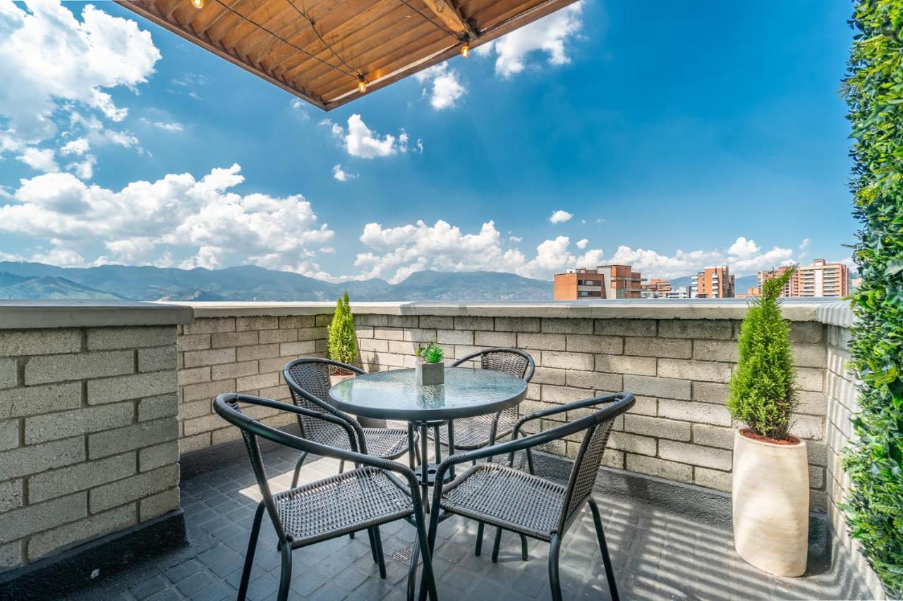 Apartamentos Poblado Alejandria By Housy Host Medellin Exterior photo