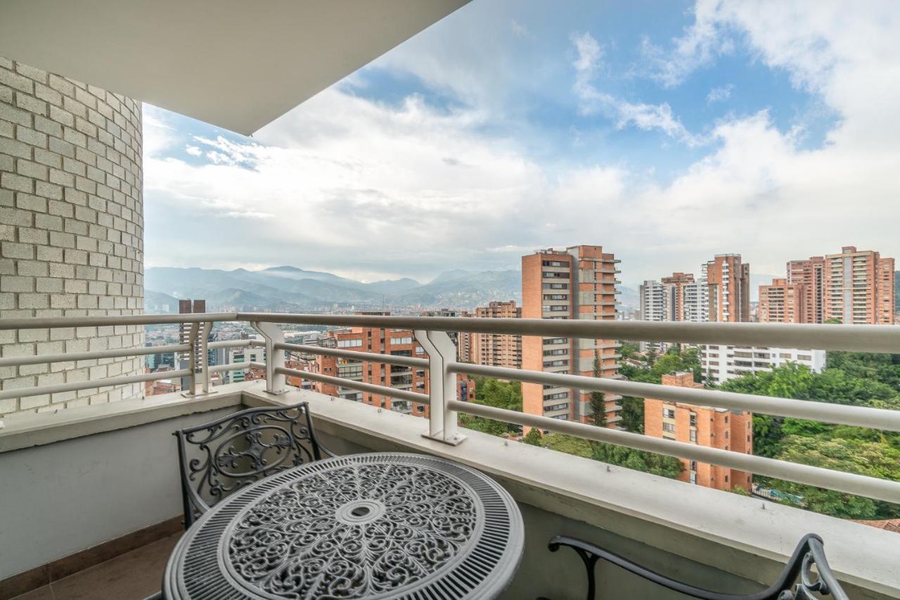 Apartamentos Poblado Alejandria By Housy Host Medellin Exterior photo