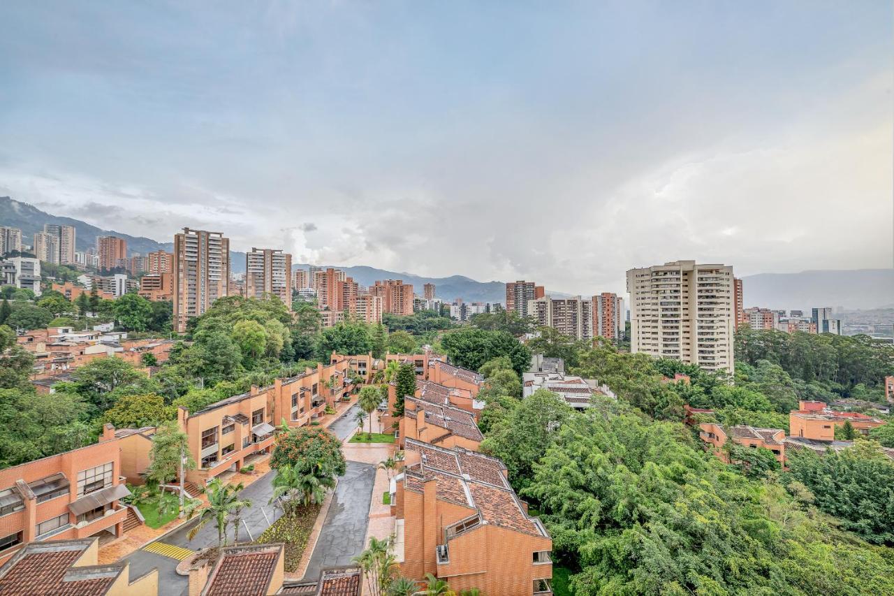 Apartamentos Poblado Alejandria By Housy Host Medellin Exterior photo