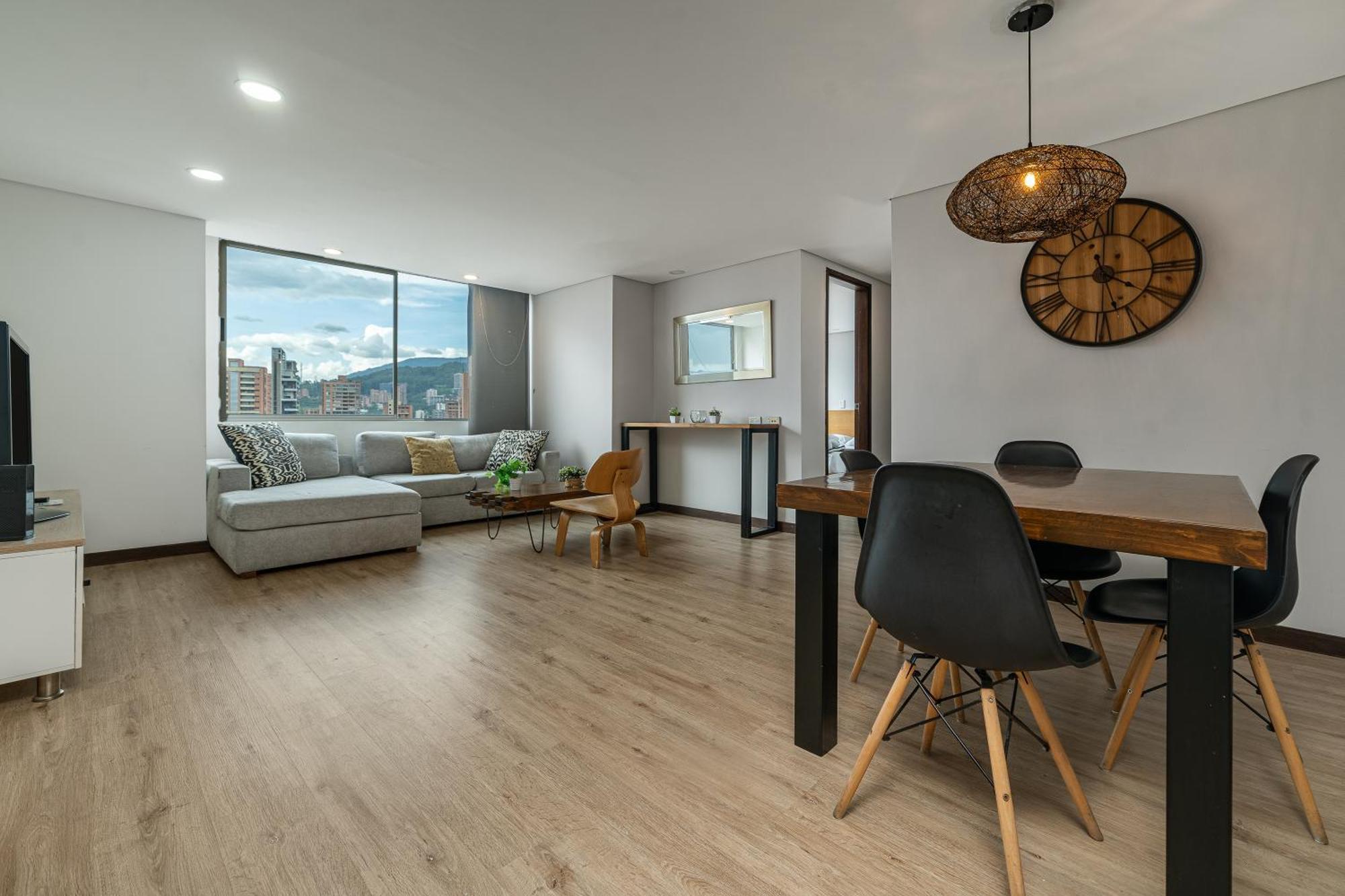 Apartamentos Poblado Alejandria By Housy Host Medellin Exterior photo