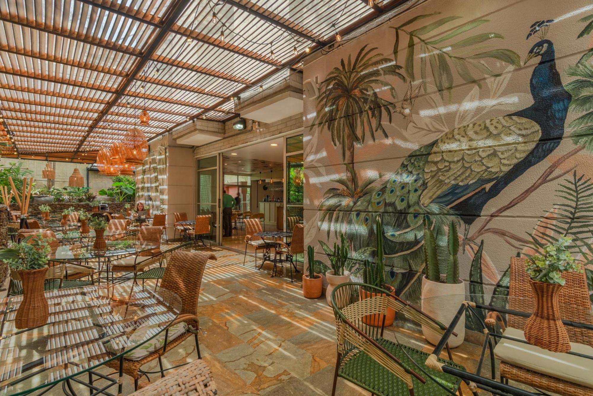 Apartamentos Poblado Alejandria By Housy Host Medellin Exterior photo